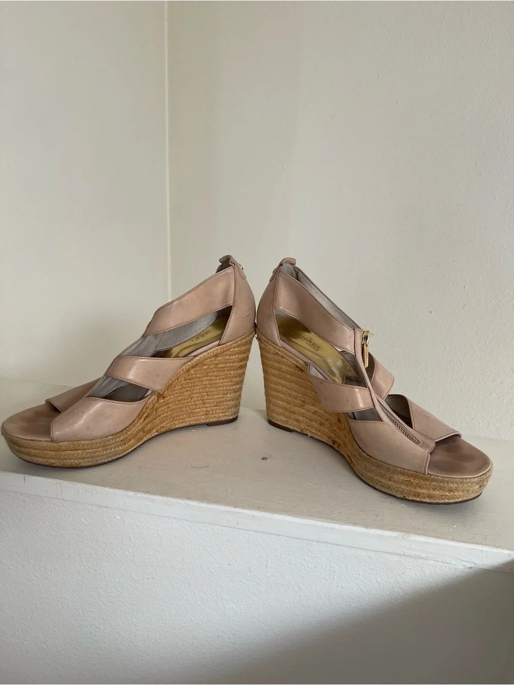 Micheal Kors Leather Wedge Espadrille Sandals in Blush Pink with Front Zip